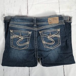 Silver Jeans Suki Surplus Capri Size 28 Medium wash denim with stretch